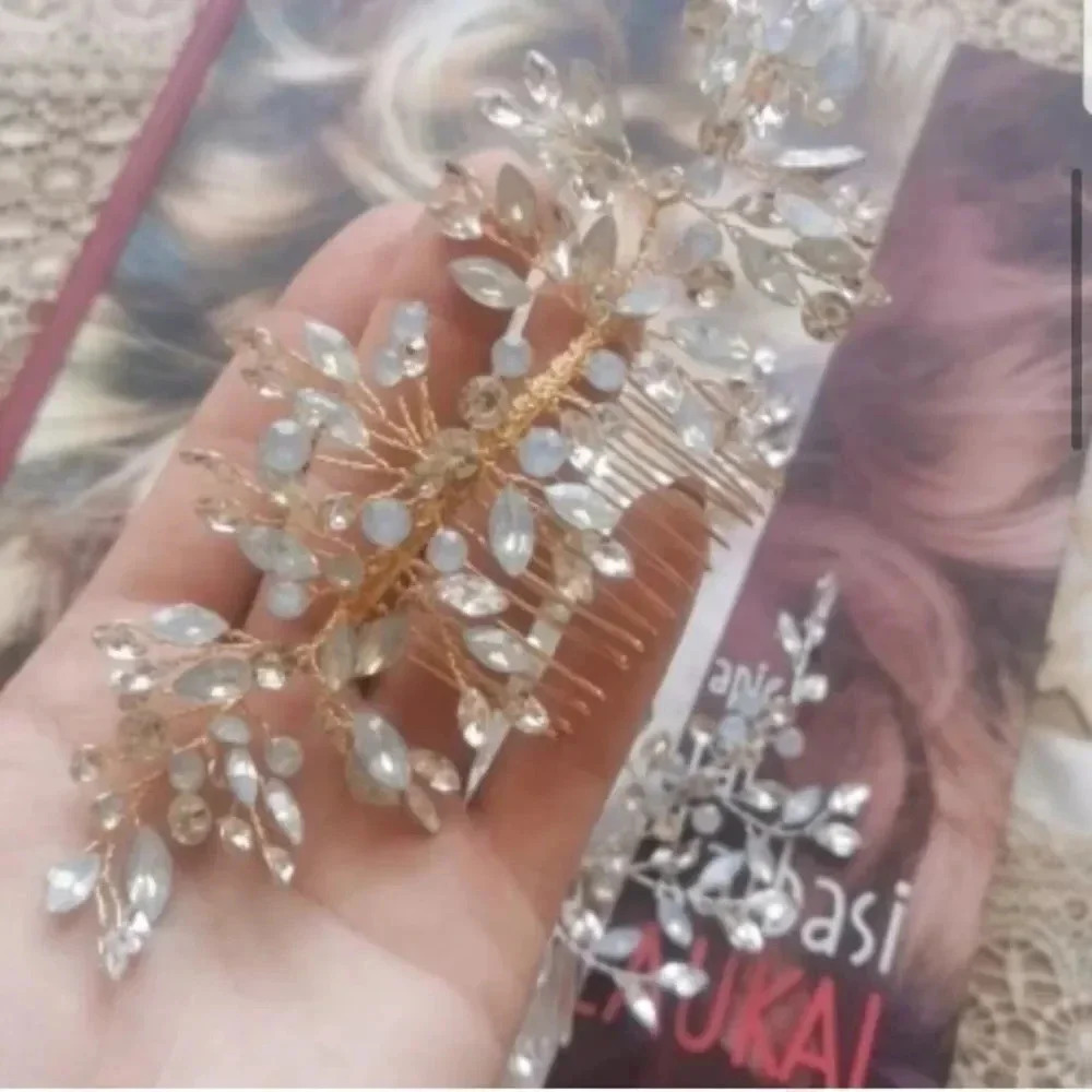 Luxury Bridal Crystal Hair Piece Comb - Picture 4 of 8